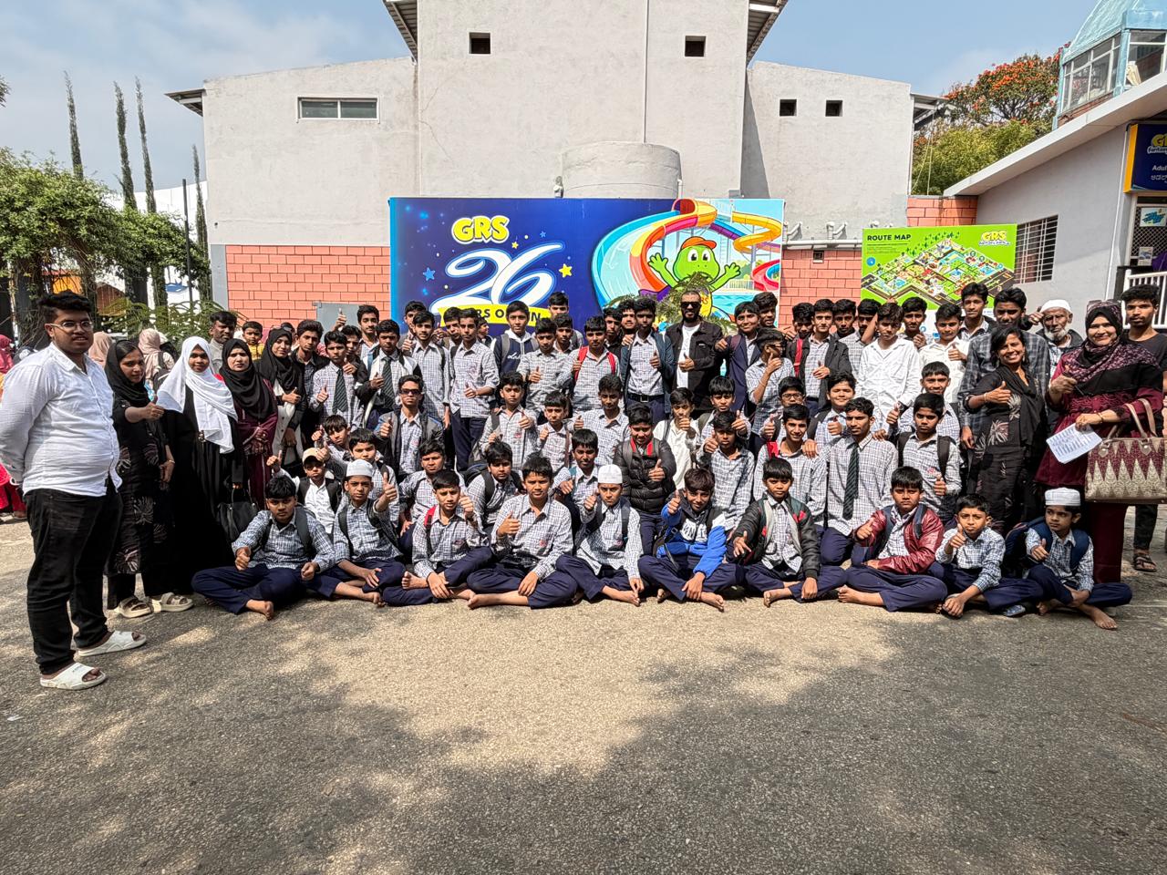 School group photo during an outdoor field trip